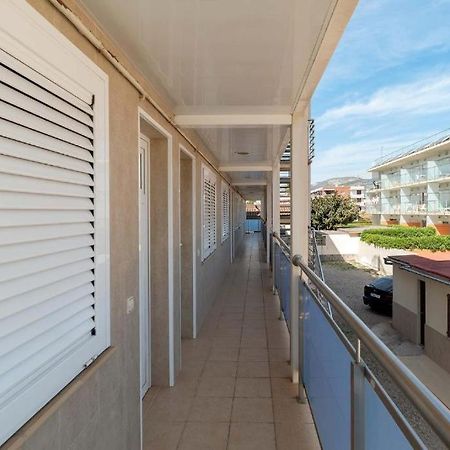 Apartamentos Denis Castelldefels Εξωτερικό φωτογραφία