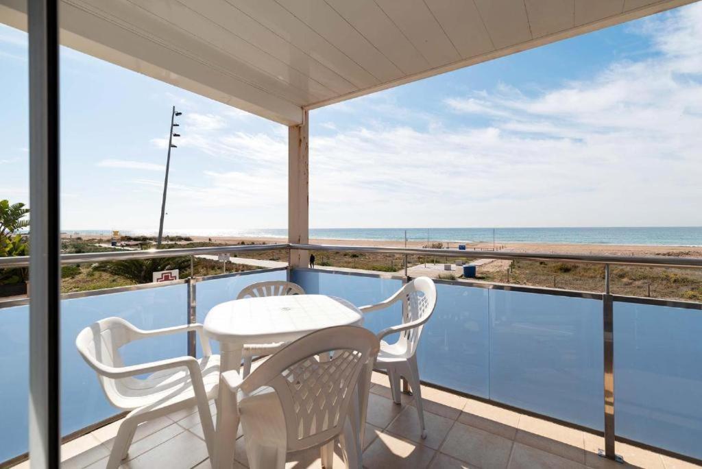Apartamentos Denis Castelldefels Εξωτερικό φωτογραφία