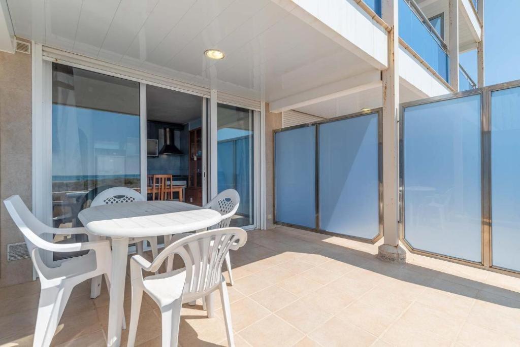 Apartamentos Denis Castelldefels Εξωτερικό φωτογραφία
