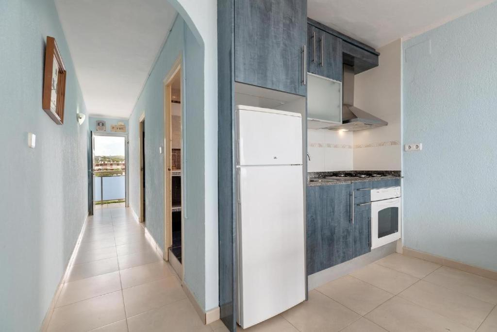 Apartamentos Denis Castelldefels Εξωτερικό φωτογραφία
