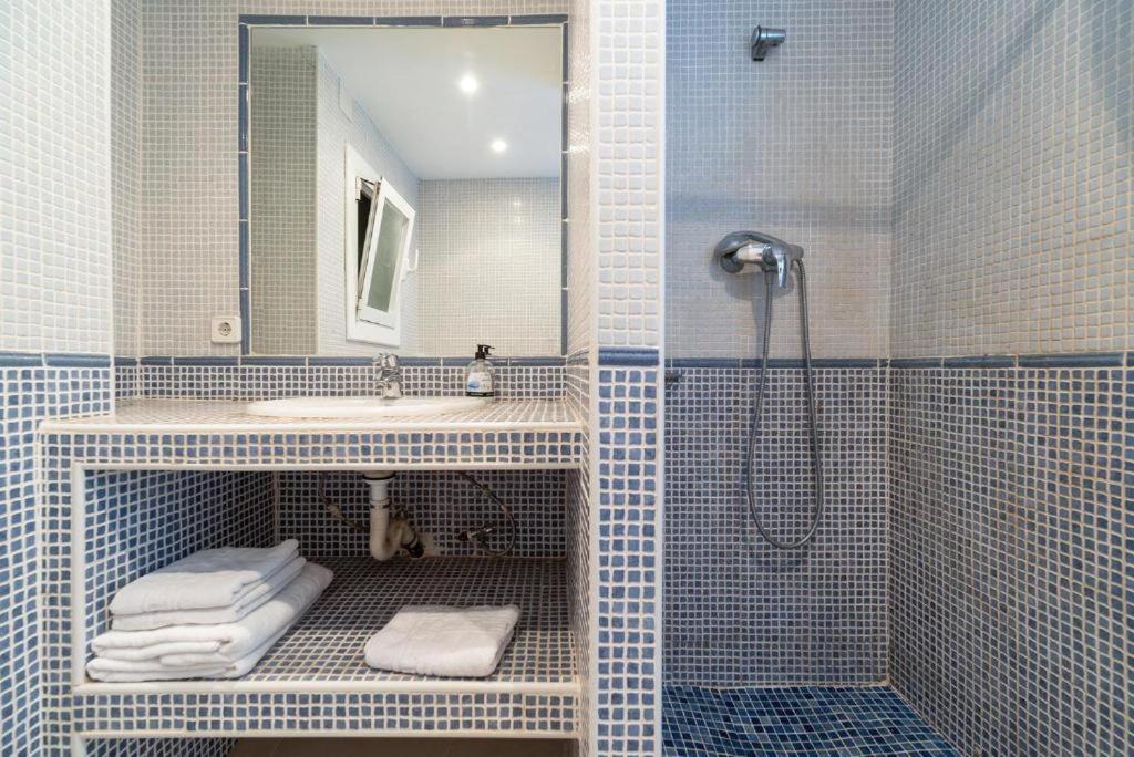 Apartamentos Denis Castelldefels Εξωτερικό φωτογραφία