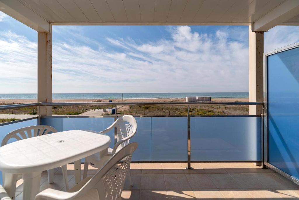 Apartamentos Denis Castelldefels Εξωτερικό φωτογραφία