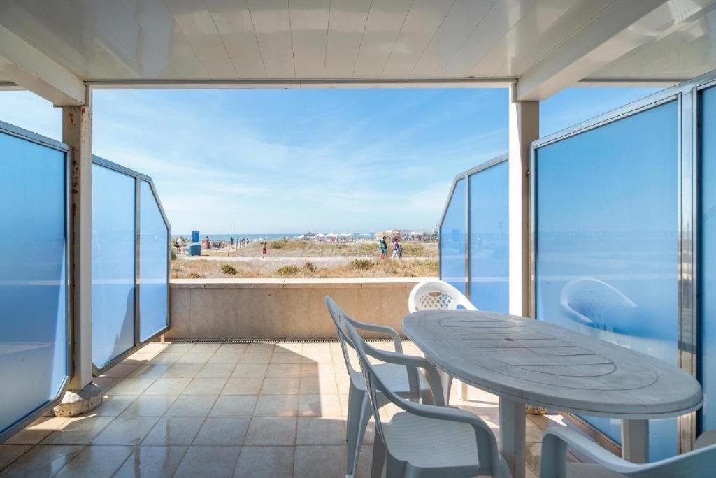Apartamentos Denis Castelldefels Εξωτερικό φωτογραφία