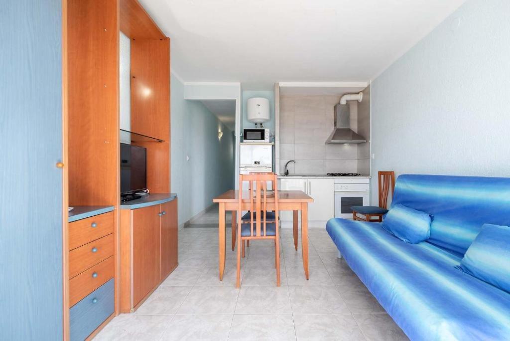 Apartamentos Denis Castelldefels Εξωτερικό φωτογραφία