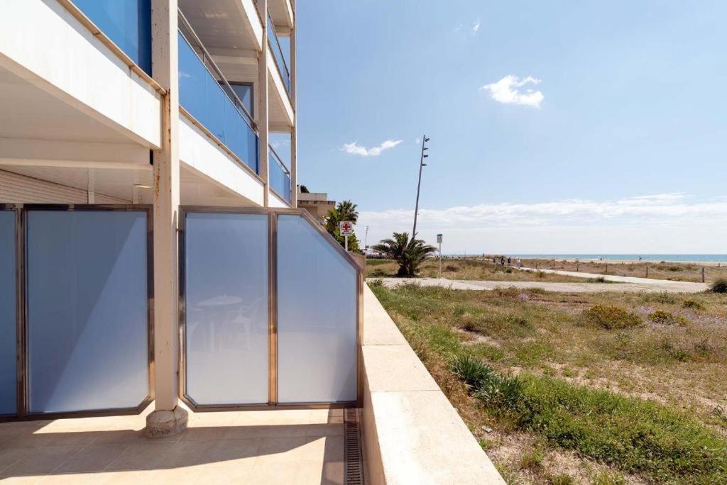 Apartamentos Denis Castelldefels Εξωτερικό φωτογραφία