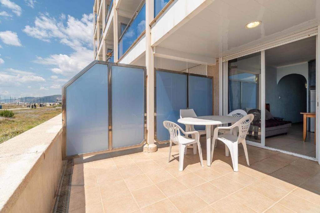 Apartamentos Denis Castelldefels Εξωτερικό φωτογραφία