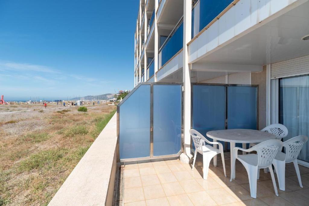 Apartamentos Denis Castelldefels Εξωτερικό φωτογραφία